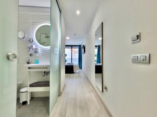 Habitación Doble con balcón del hotel Puerto Azul. Foto 8