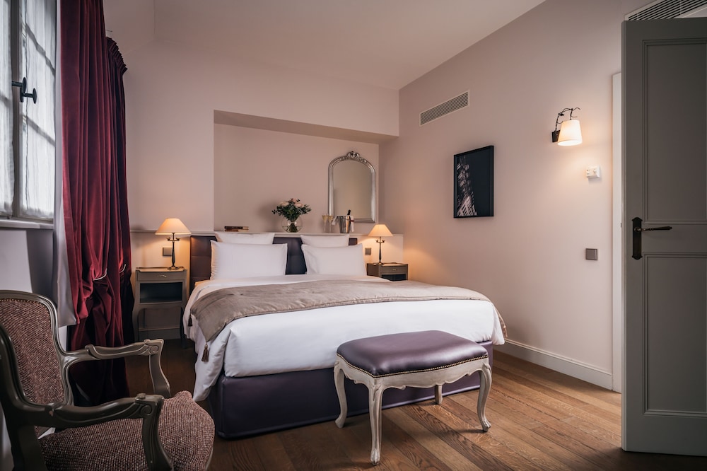 Habitación Signature con Salón del hotel Cour Du Corbeau Strasbourg - Mgallery. Foto 1