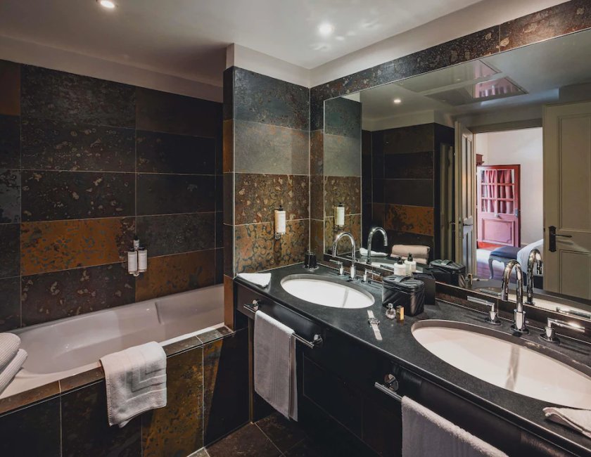 Habitación doble Normal del hotel Cour Du Corbeau Strasbourg - Mgallery. Foto 4