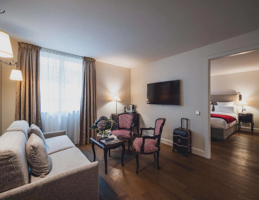 Habitación doble con salón Sofá Cama incluido 2 Camas individuales del hotel Cour Du Corbeau Strasbourg - Mgallery