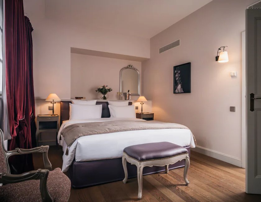 Habitación doble con salón Sofá Cama incluido 2 Camas individuales del hotel Cour Du Corbeau Strasbourg - Mgallery. Foto 1