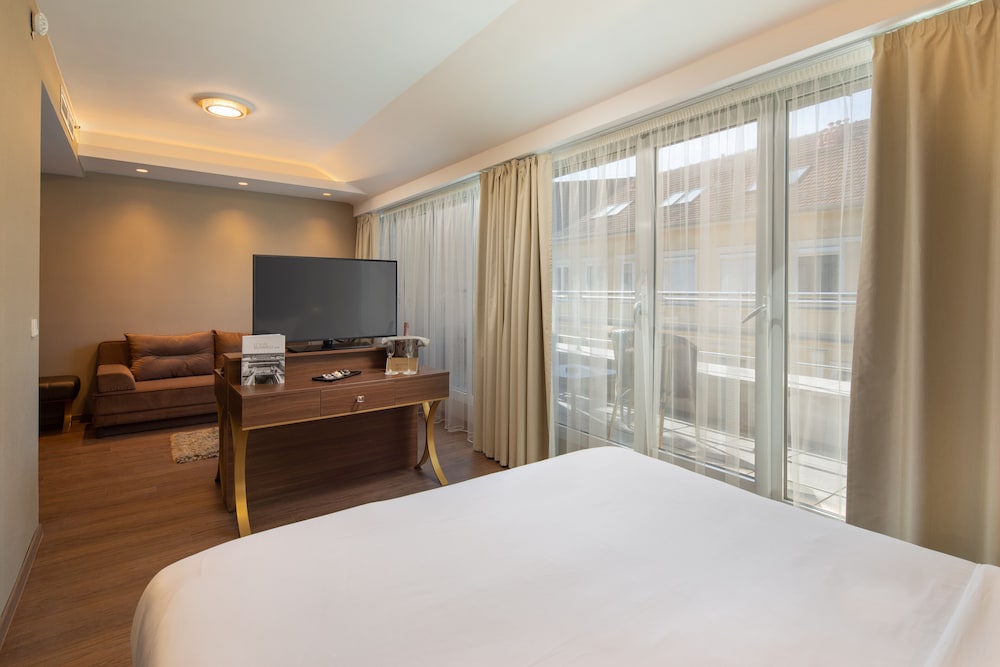 Suite Junior del hotel Continental Budapest. Foto 2