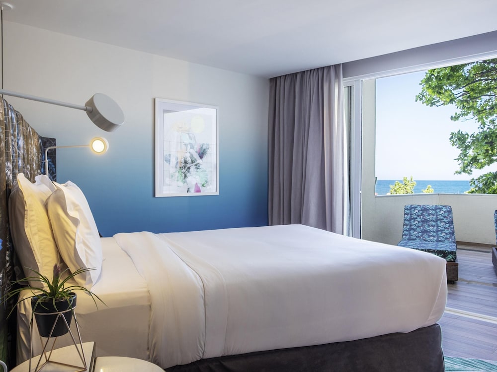 Suite junior, 1 cama de matrimonio, vistas al mar del hotel Mercure Rio Boutique Copacabana. Foto 5