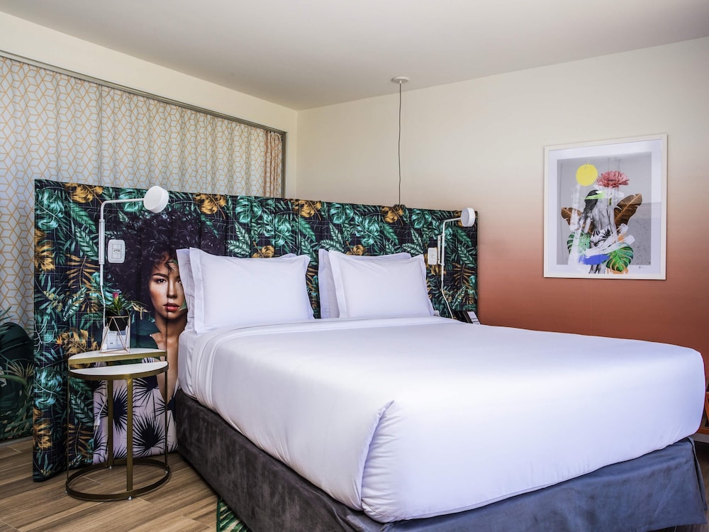 Suite, 1 cama doble, balcón del hotel Mercure Rio Boutique Copacabana. Foto 1