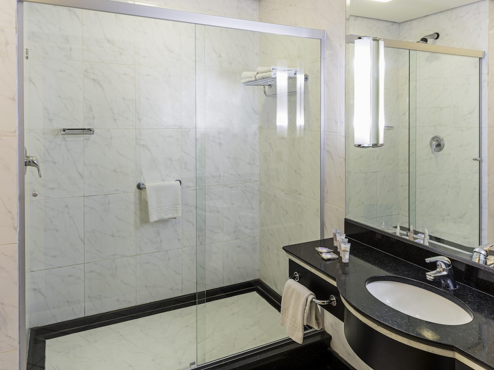 Habitación estándar con 2 camas individuales del hotel Novotel Sao Paulo Center Norte. Foto 6