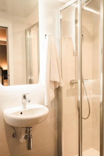 Doble Essential del hotel La Maison Montparnasse. Foto 3