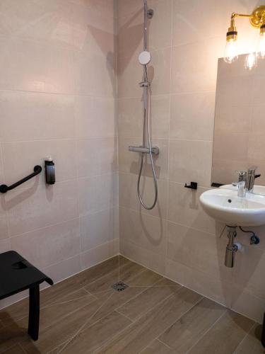 Double Accessibility del hotel La Maison Montparnasse. Foto 1
