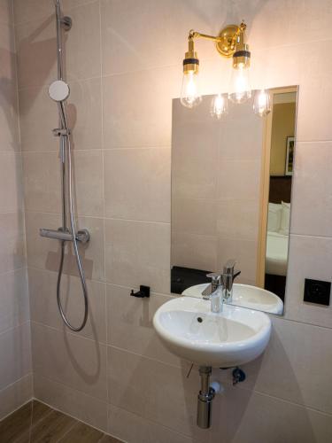Double Accessibility del hotel La Maison Montparnasse. Foto 3