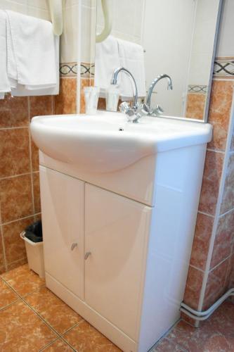 Habitación Doble - 2 camas del hotel Audran. Foto 4