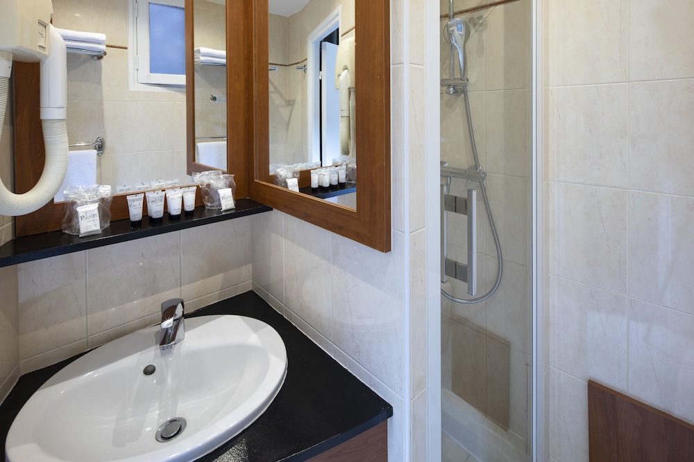 Habitación doble del hotel De Geneve. Foto 6