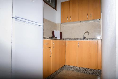 Estudio con vistas a la piscina del hotel Las Arenas. Foto 3