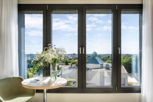 Suite Grand The Level con acceso al salón executive del hotel Melia Luxembourg. Foto 4