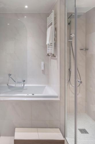 Suite Grand The Level con acceso al salón executive del hotel Melia Luxembourg. Foto 10