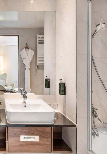 Habitación Premium The Level con vistas a la ciudad y acceso al salón executive del hotel Melia Luxembourg. Foto 9