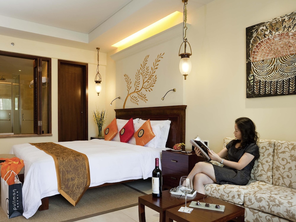 Habitación Deluxe con 1 Cama King, Vistas a la Piscina del hotel Pullman Sanya Yalong Bay Villas and Resort