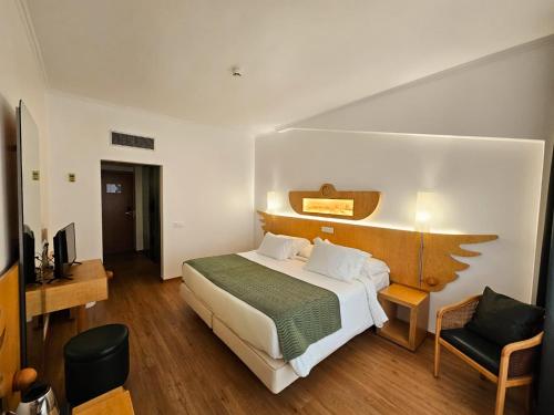 Habitación Doble Confort - 1 o 2 camas del hotel Ponta Delgada. Foto 4