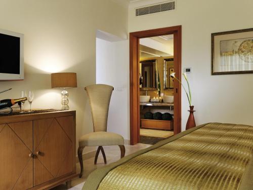 Suite Presidencial con vistas al mar del hotel Mövenpick Resort and Marine Spa Sousse. Foto 1