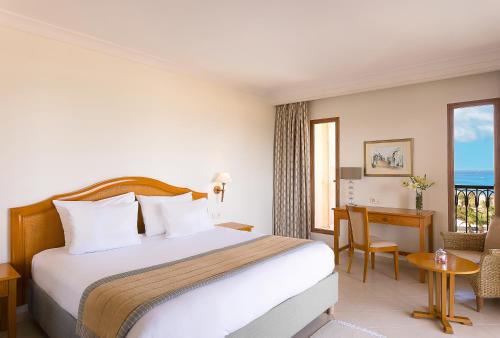 Suite Junior con vistas al mar del hotel Mövenpick Resort and Marine Spa Sousse. Foto 4