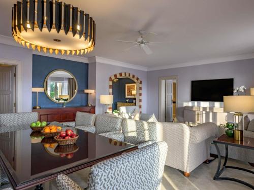 Suite Presidencial del hotel Movenpick Resort and Residences Aqaba. Foto 1