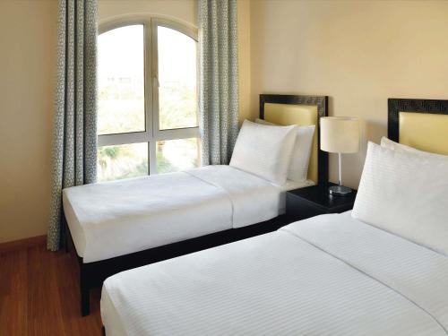 Apartamento de 3 dormitorios del hotel Movenpick Resort and Residences Aqaba. Foto 1