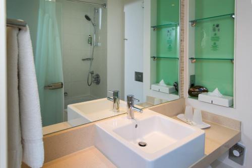 Habitación Twin Estándar del hotel Holiday Inn Stevenage, An Ihg