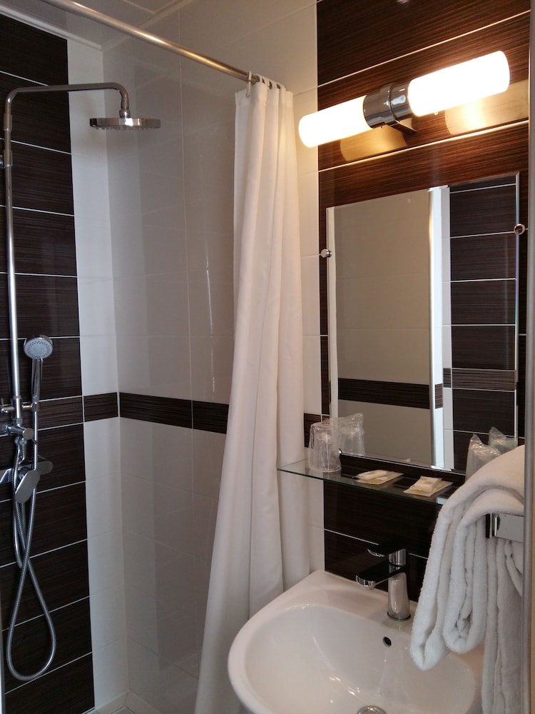 Habitación doble/twin del hotel Du Roi René. Foto 4