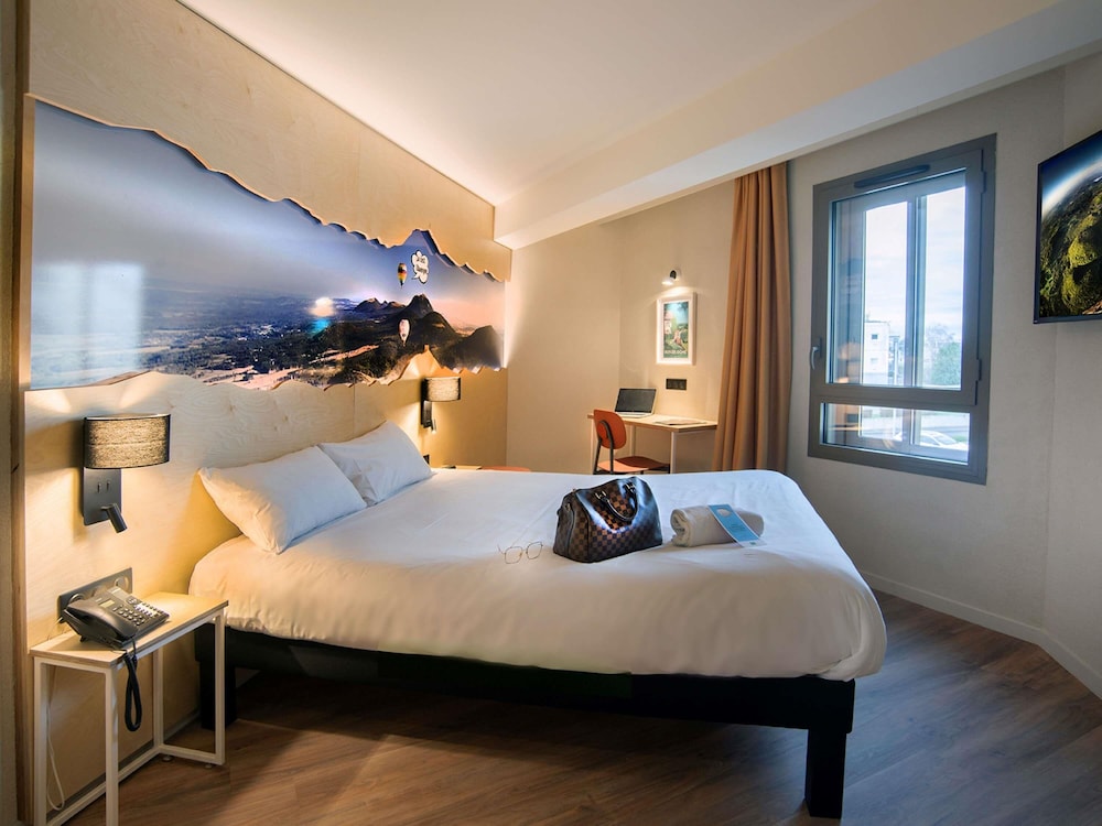 Habitación Estándar con 1 cama doble del hotel Ibis Styles Clermont-Ferrand Le Brézet Aéroport