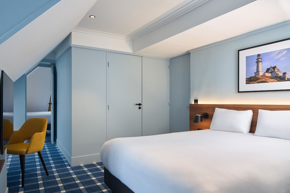 Habitación triple superior del hotel Timhotel Paris Gare Du Nord