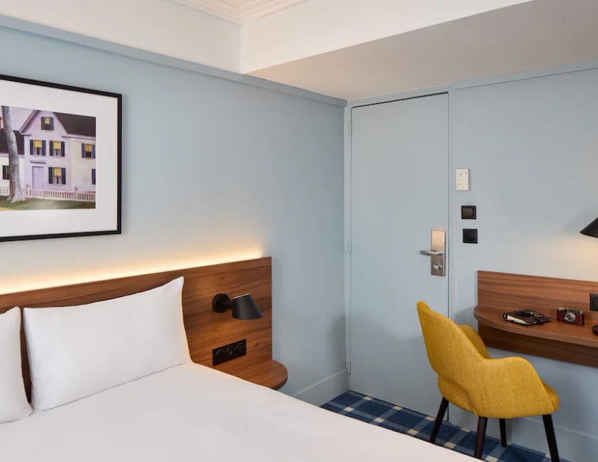 Habitación Triple Superior del hotel Timhotel Paris Gare Du Nord. Foto 1