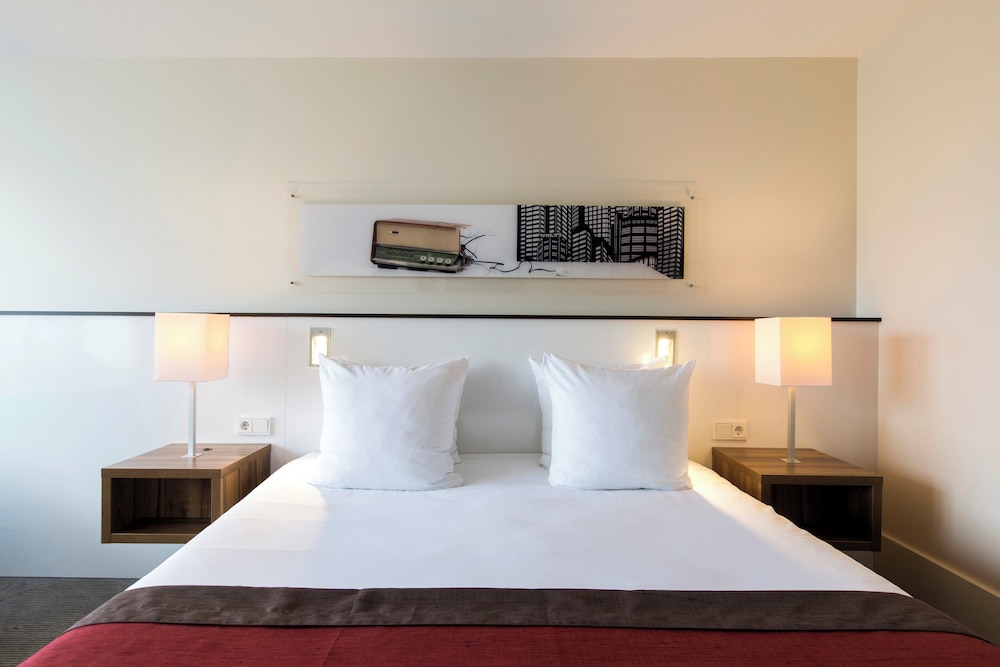 Habitación estándar, 1 cama de matrimonio grande del hotel Holiday Inn Eindhoven Centre, An Ihg. Foto 3