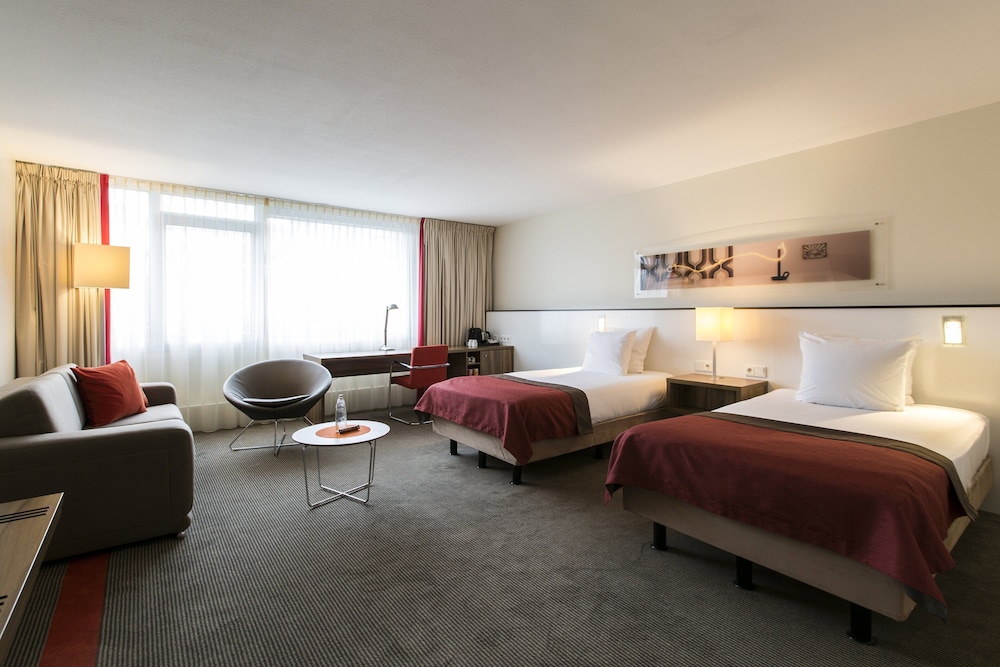 Suite, varias camas del hotel Holiday Inn Eindhoven Centre, An Ihg
