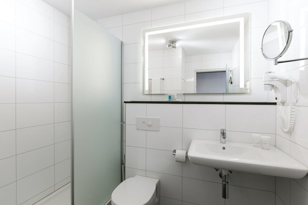 Habitación Estandar del hotel Holiday Inn Eindhoven Centre, An Ihg. Foto 5