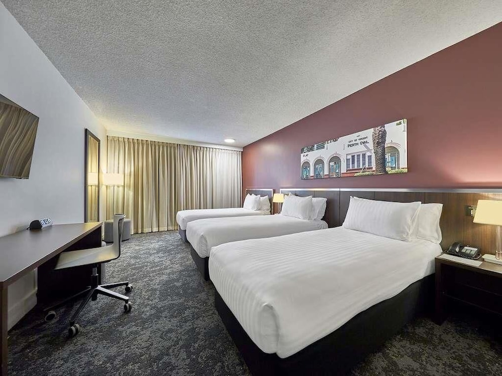 Habitación Estándar Triple del hotel Mercure Perth On Hay. Foto 5