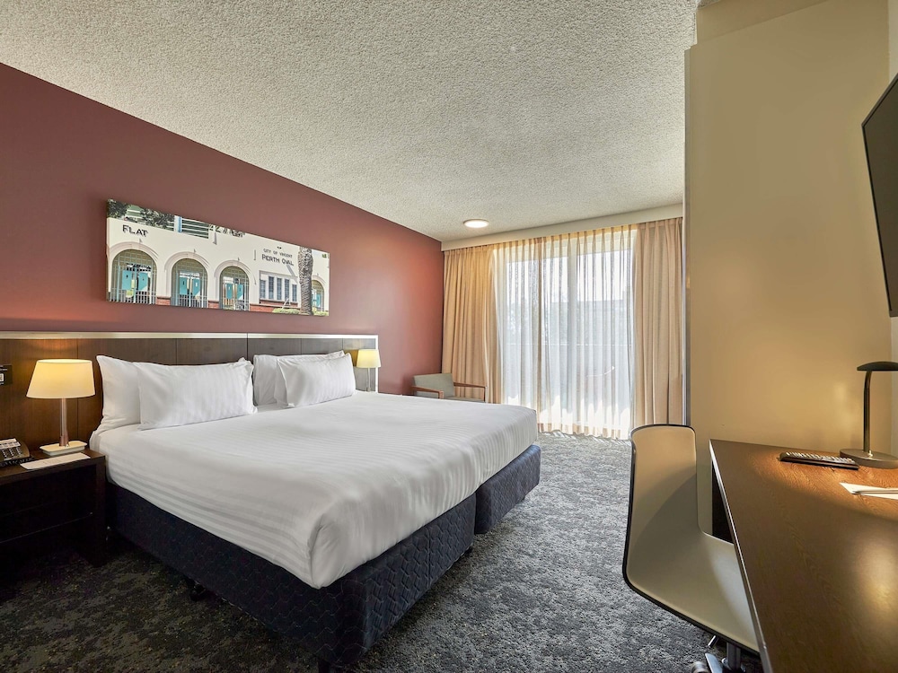Habitación Superior King con Balcón del hotel Mercure Perth On Hay. Foto 7