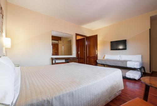 Habitación Cuádruple del hotel Los Olivos. Foto 4