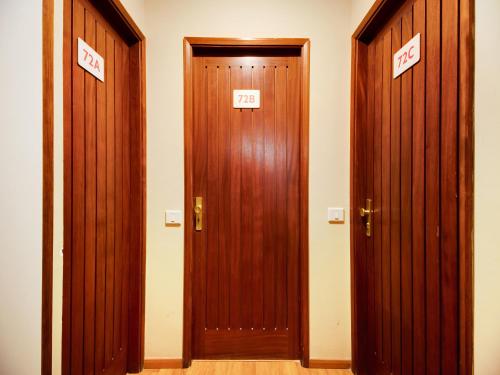 Apartamento de 1 dormitorio con 1 cama doble o 2 camas individuales y vistas del hotel OYO Miami Santa Catalina. Foto 11