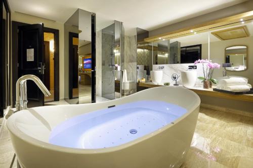 Suite Junior junto a la piscina del hotel Trs Yucatan - Adults Only - All Inclusive