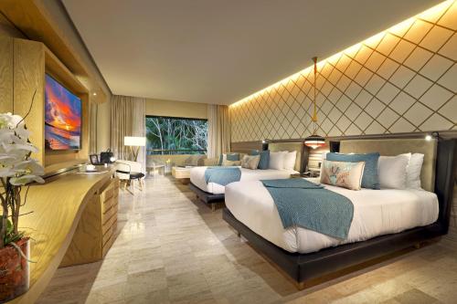 Suite Junior junto a la piscina del hotel Trs Yucatan - Adults Only - All Inclusive. Foto 4