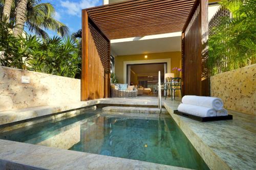 Suite Junior con piscina privada y vistas al jardín del hotel Trs Yucatan - Adults Only - All Inclusive