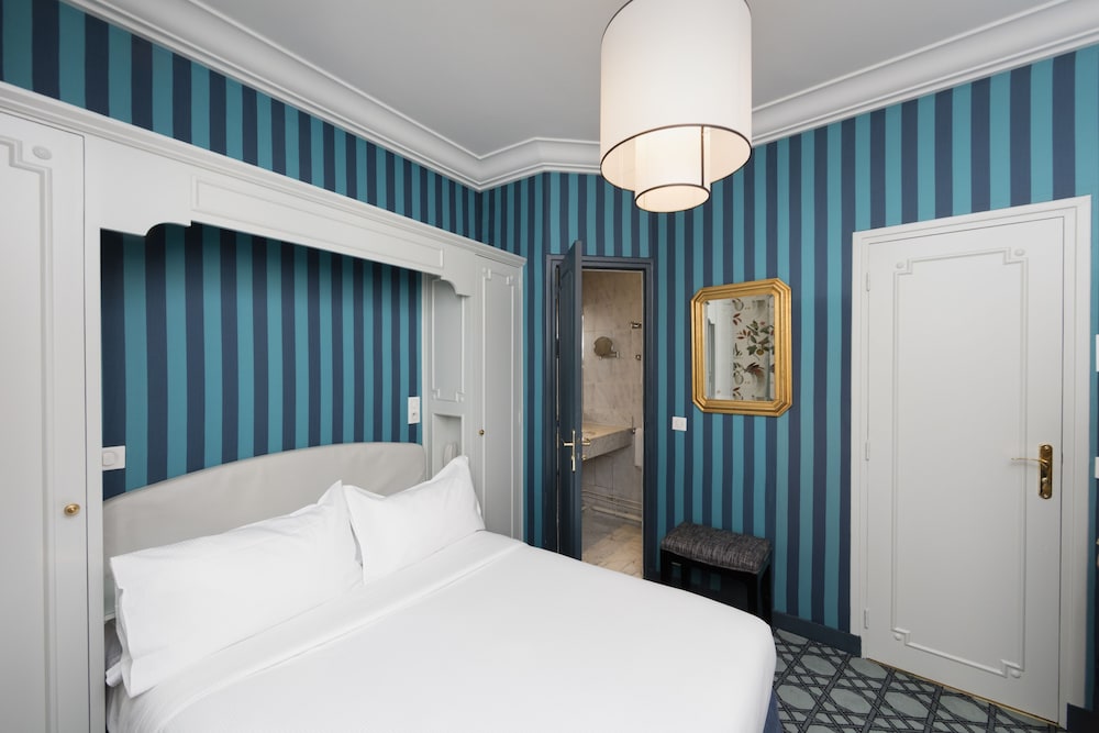 Habitación estándar doble del hotel Saint Germain. Foto 4