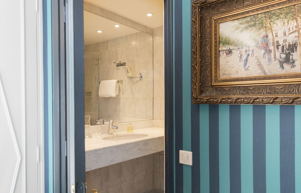 Habitación estándar doble del hotel Saint Germain. Foto 5