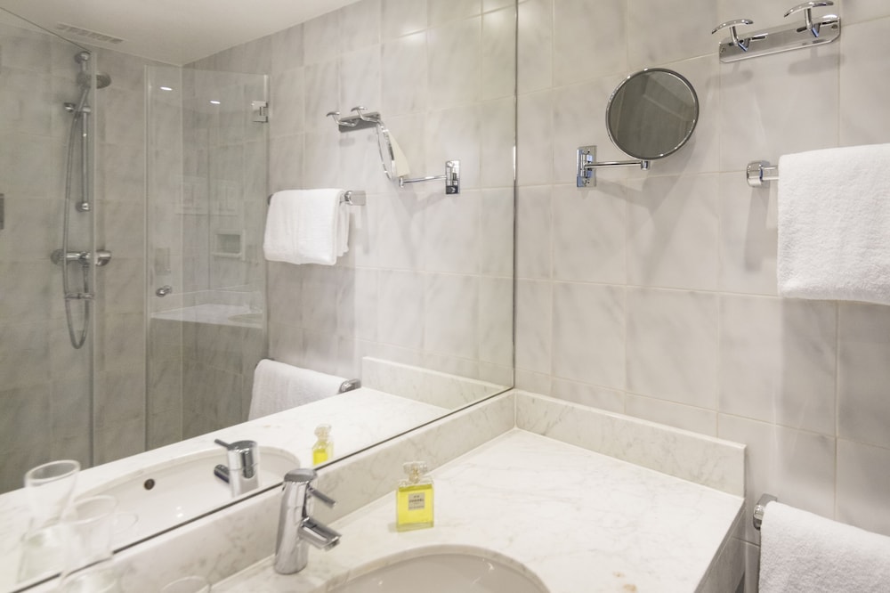 Habitación estándar doble del hotel Saint Germain. Foto 6