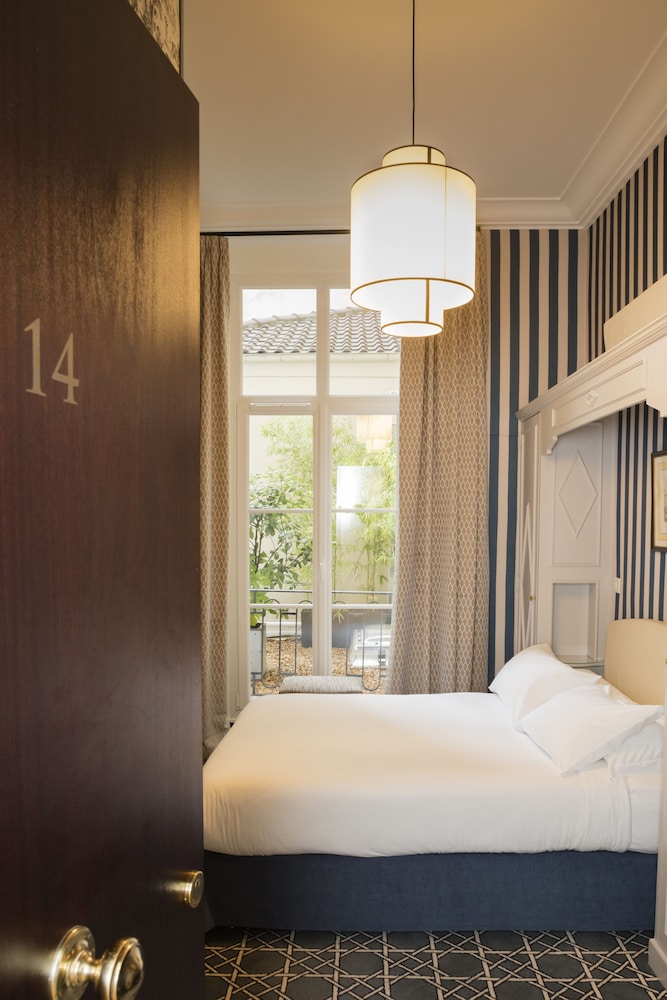 Habitación estándar doble, bañera del hotel Saint Germain. Foto 7