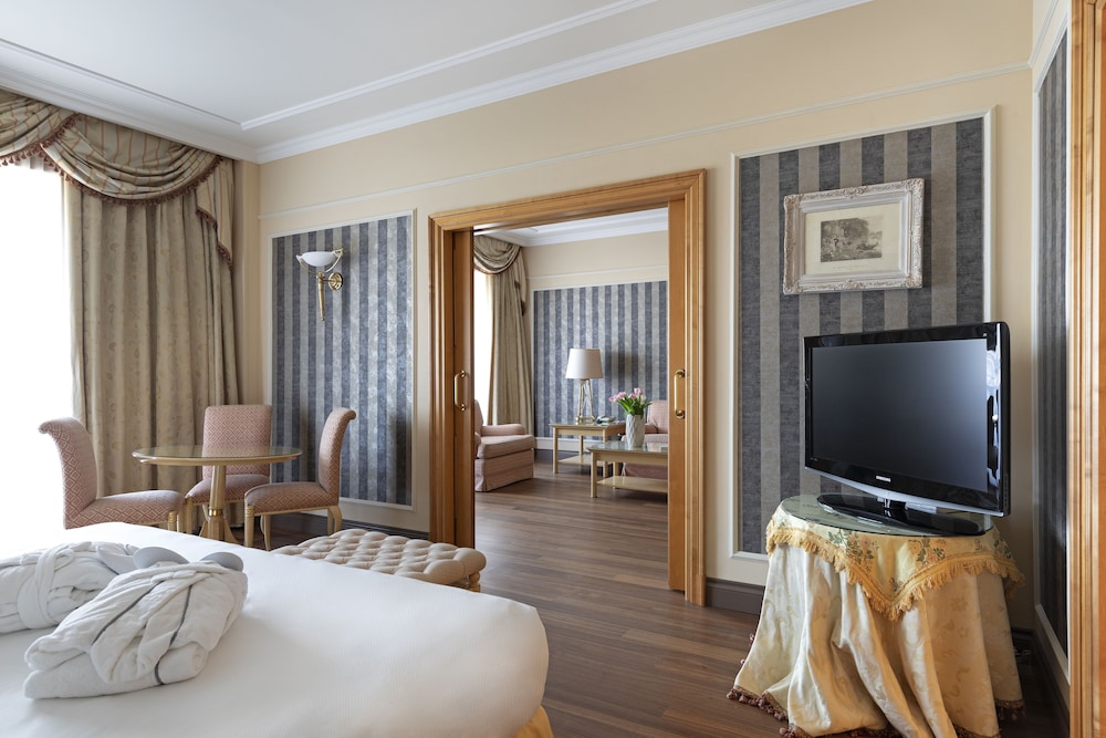 Suite del hotel Royal Carlton. Foto 2