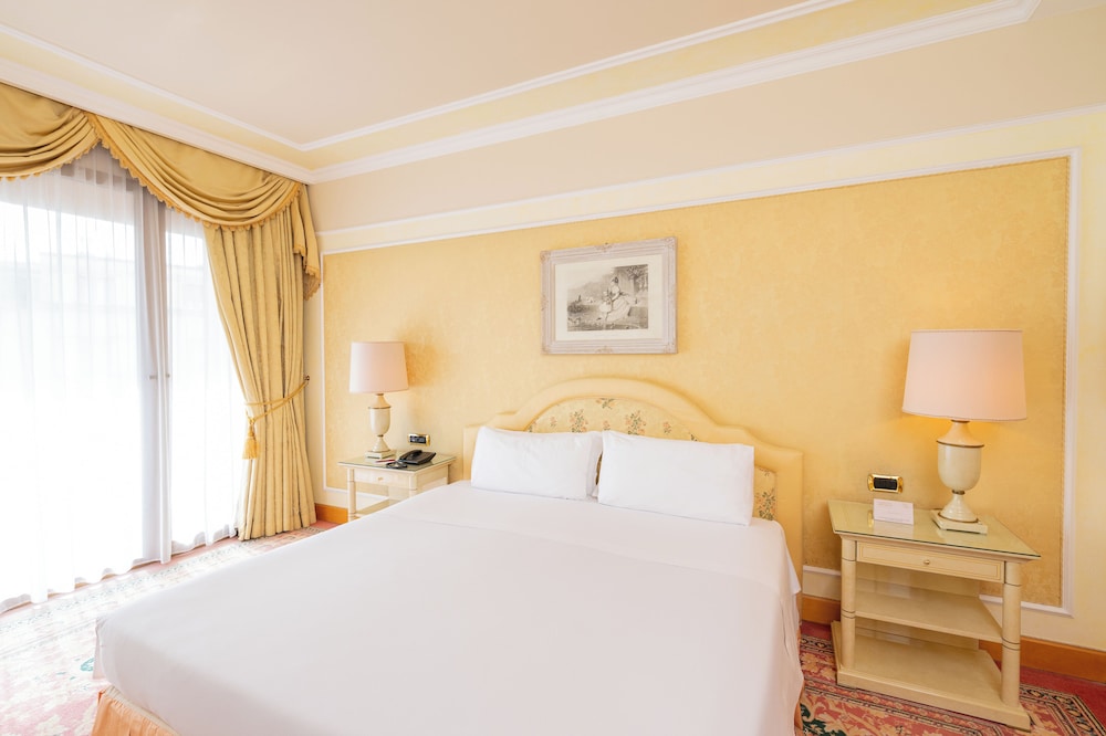 Suite del hotel Royal Carlton. Foto 5