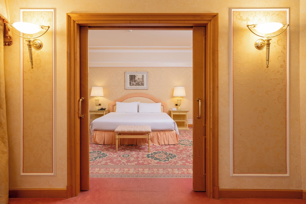 Suite del hotel Royal Carlton. Foto 21