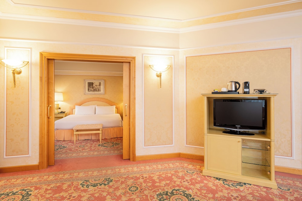 Suite del hotel Royal Carlton. Foto 22