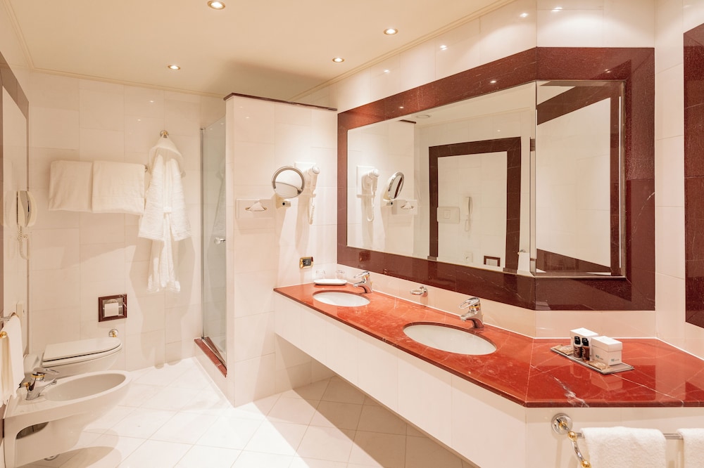 Suite del hotel Royal Carlton. Foto 25