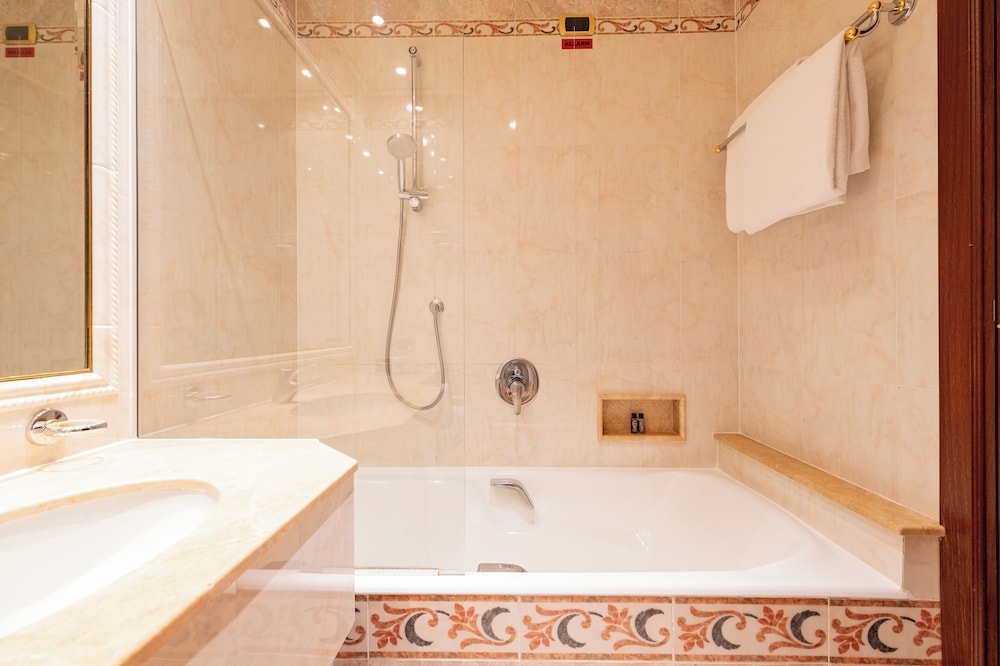 Habitación Clásica del hotel Royal Carlton. Foto 7