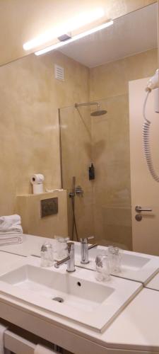 Habitación Doble con cama supletoria - 1 o 2 camas del hotel Navegadores. Foto 5